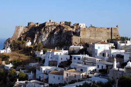 Κάστρο στην Χώρα Κυθήρων photo by www.kastra.eu